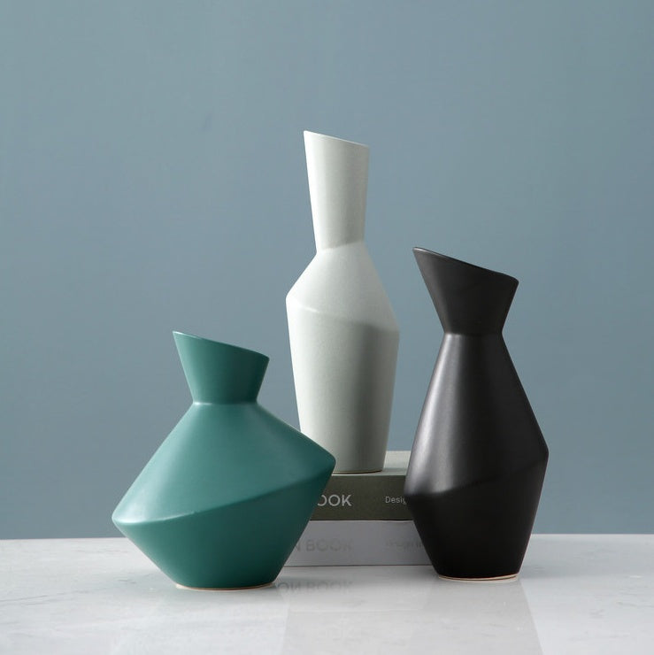 Florero ceramico oblicuo