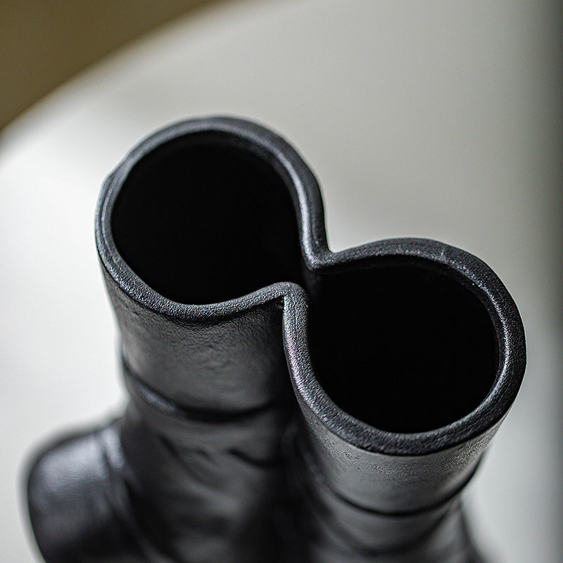 Jarrón Cerámico Ballet – Minimalismo con Estilo