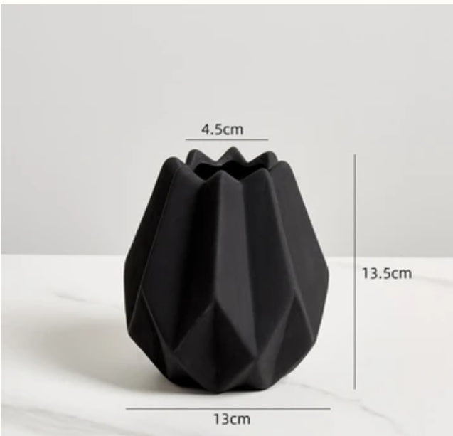 Florero Cerámico Escultural — Diseño Contemporáneo Premium