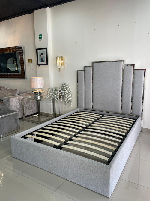 Cama Decorative Tulip Michael Amini