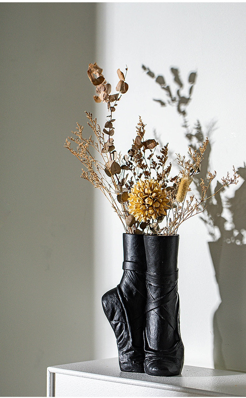 Jarrón Cerámico Ballet – Minimalismo con Estilo